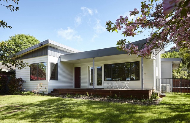 Cuballa - Just a few minutes flat walk to town & the river .Modern clean house