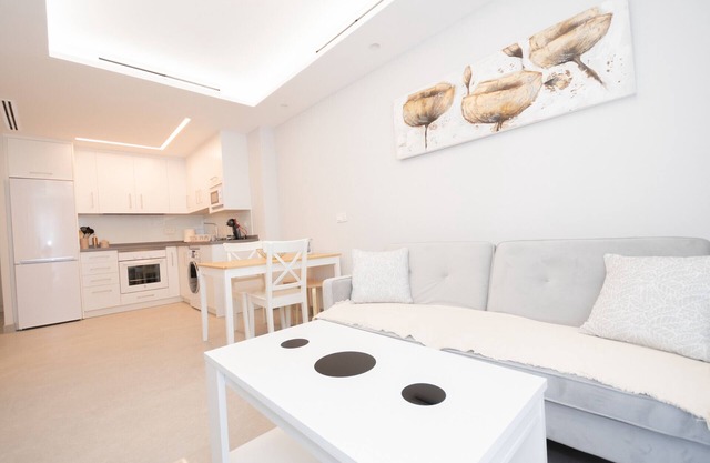 Cubo's Apartamento Tivoli B4/excellent location/free wifi/air conditioning