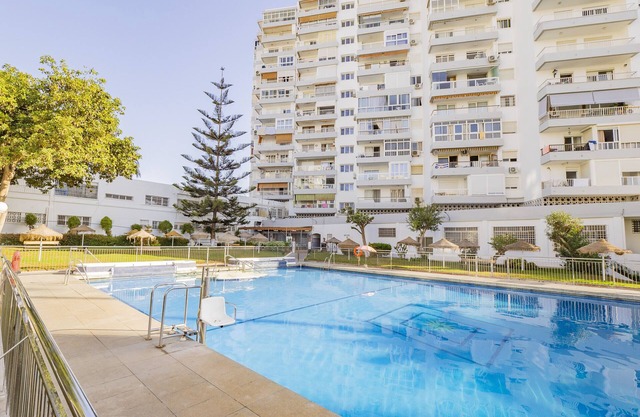 Cubo's Beach Side Diana Apartment/community pool/beach access/free wifi