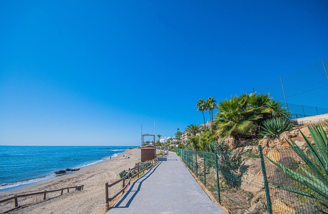 Cubo's Beamar de Calahonda Apartment/community pool/close to the beach/air conditioning/free parking