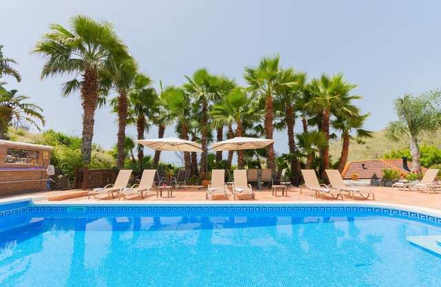 Cubo's Mijas Finca Huerta Rica Bambu/shared pool/views