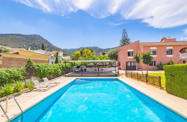 Cubo's Pink Townhouse Los Manantiales/fenced pool/BBQ/free wifi