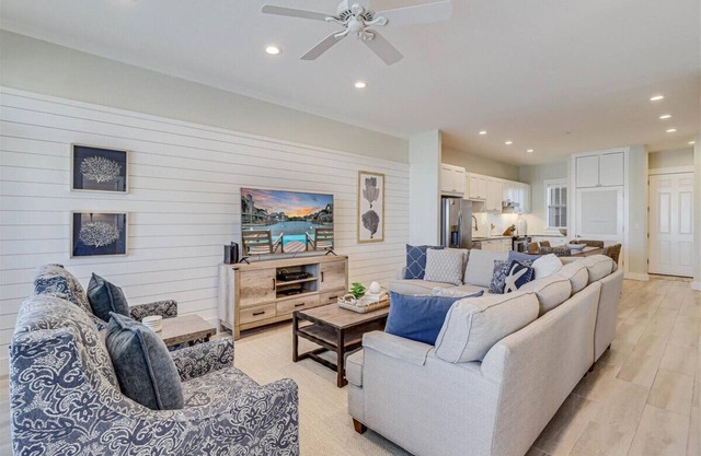 Custom, Designer Condo w/Luxe Interiors+Enviable Amenities@Cinnamon Shore!