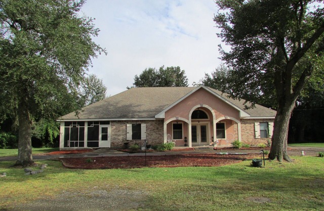 Custom Home-great weekly rates!