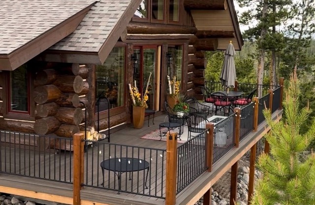 Custom log home with incredible views! True Colorado!