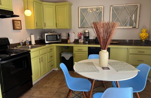 Cute 2 bedroom near LSU