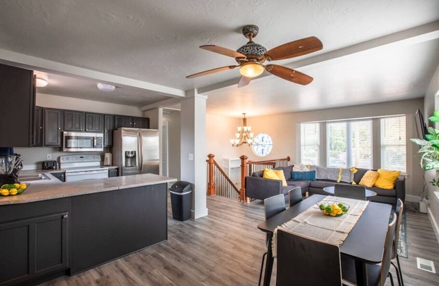 Cute 4 BD Upstairs Apt | Extended Stays