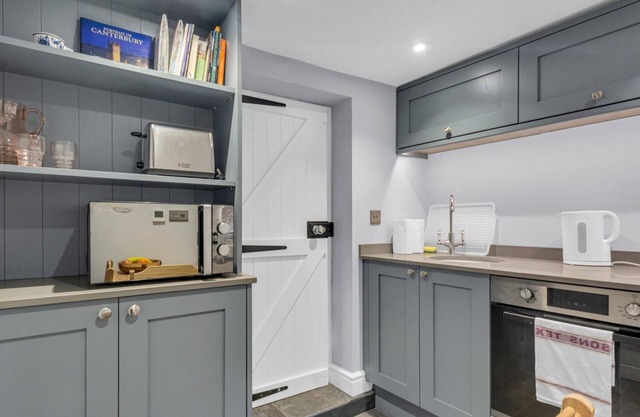 Cute and cosy home in the centre of Canterbury.