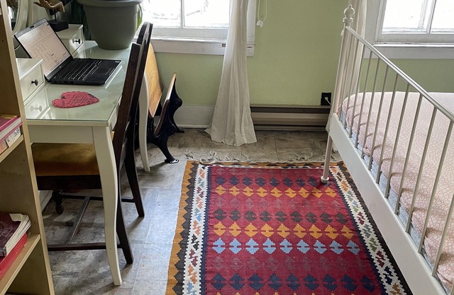 Cute and cozy Vintage space
