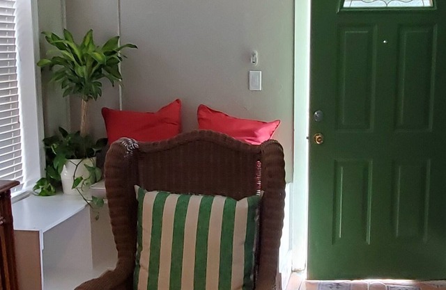 Cute, dwtn apt in Historic Palm Harbor 1/1