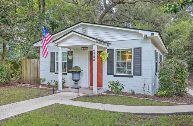 Cute Park Circle Cottage - Near Cafés, Breweries & Downtown Charleston