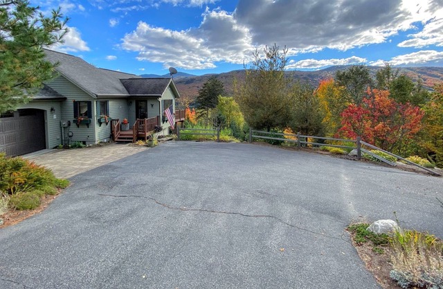 D86- Stunning views from this custom home in Bretton Woods! Terraced gardens, fire pit, wifi!