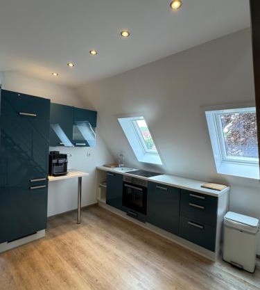 Dachgeschosswohnung Benther Berg, Contactless Check-in, free parking, Vollsaniert und Renoviert 2025