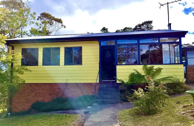 Daffodil Cottage - Cheerful Cottage with Character and Charm Centrally Located to Katoomba Village and Attractions