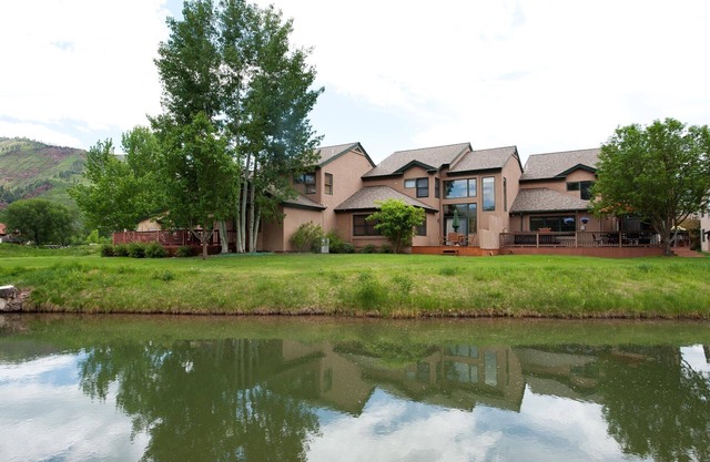Dalton Ranch Townhome on 11th Fairway & Waterway - A/C - Unbeatable Views
