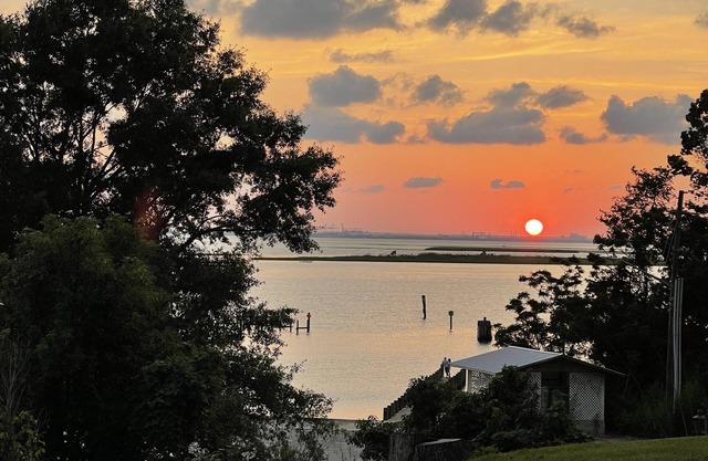 DAPHNE SCENIC BAY VIEW CONDO