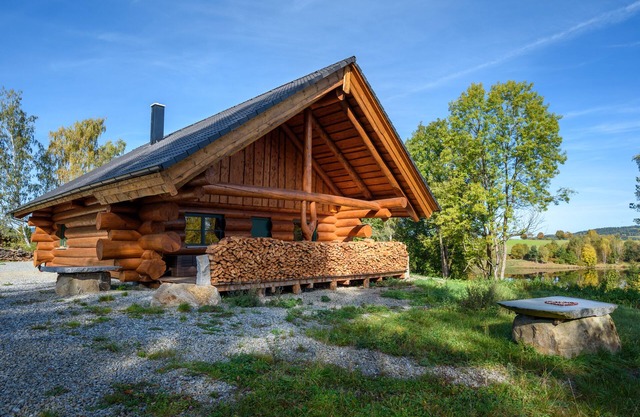 Das neu Gebaute Blockhaus, Befindet Sich in Einer Wunderschönen Landschaft