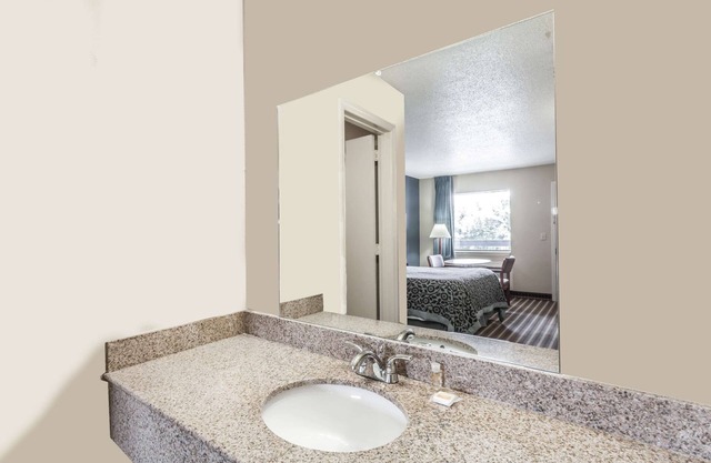 Days Inn by Wyndham Nashville North/Opryland Area