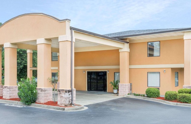 Days Inn by Wyndham North Columbia Ft. Jackson