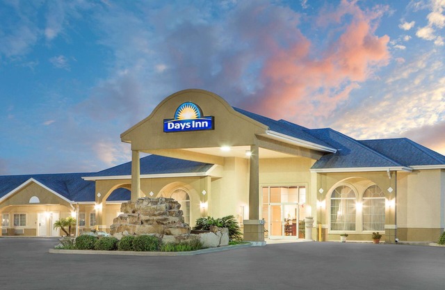 Days Inn by Wyndham Robstown