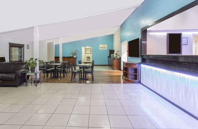 Days Inn by Wyndham Virginia Beach Town Center