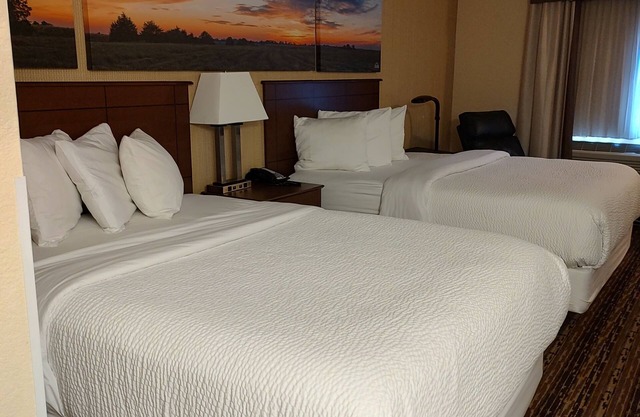 Days Inn & Suites by Wyndham Fargo 19th Ave/Airport Dome