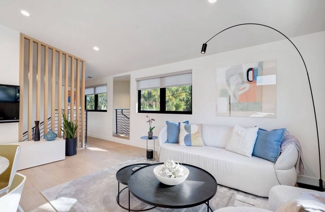 Dazzling Modern Home Close to Downtown Palo Alto & Stanford