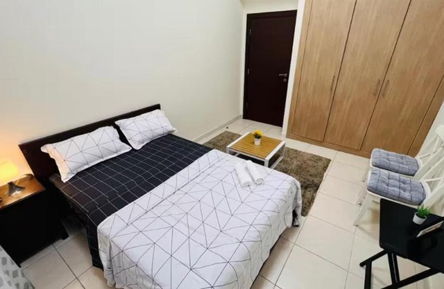 Decent Room with Balcony Near Mall of the Emirates