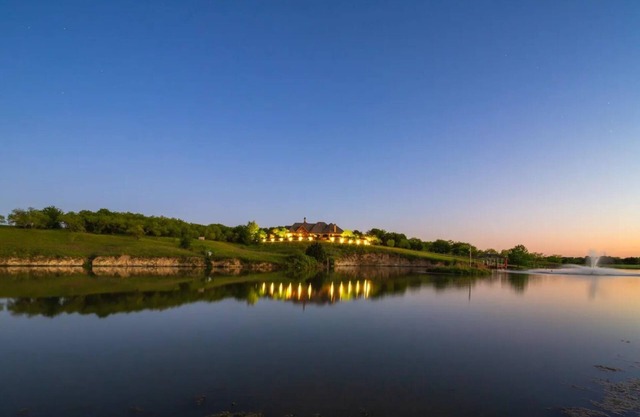 Deep in the Heart of Texas there is a pearl, The Pearl Ranch!n