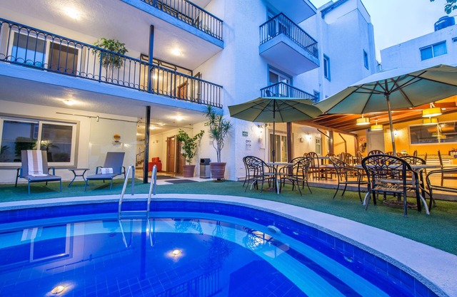 Del Marqués Hotel and Suites