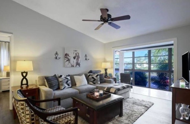 Delightful 2-bedroom condo with AC in Fort Myers