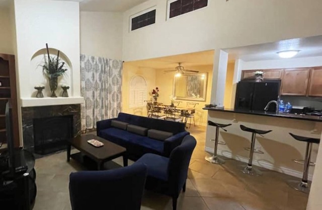 Delightful 3BD 2BTH 3.5mls to Strip Pool Gym