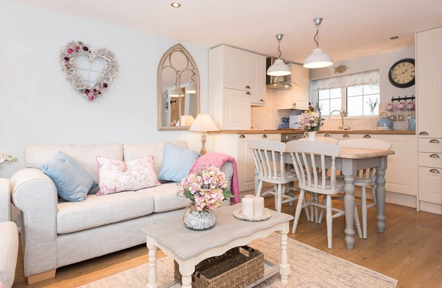 Delightful cottage for four
