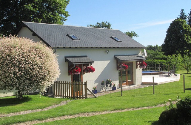 Delightful gite in La Graffeuille with exclusive use of swimming pool & hot tub