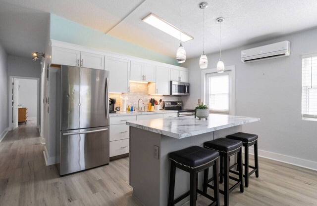 Delray Haven Sleeps 6 TVs BBQ