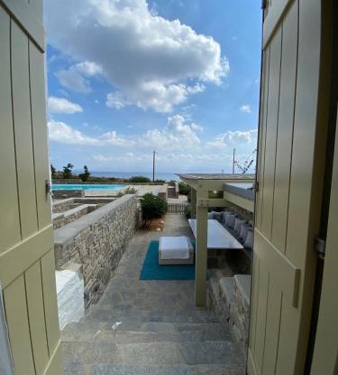 Delta Apartment with Sea View and Pool