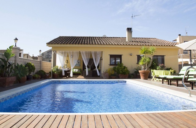 Delta del Ebro with private pool Ask about our offers OFFERS