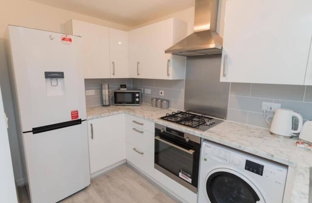 Deluxe 5'Bed House w- Parking - CITY CENTRE