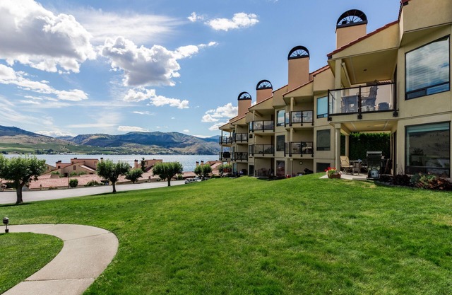 Deluxe Condo with Shared Resort Pools, Hot Tub, Private Beach, & Dock