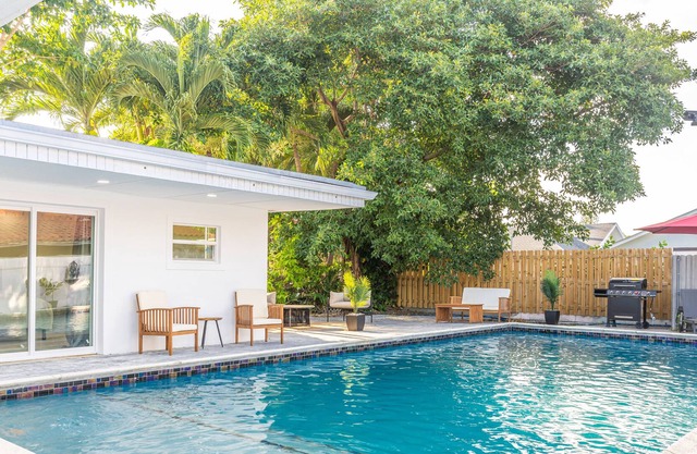 Deluxe Coral Park 5BD Brand New Villa - Pool