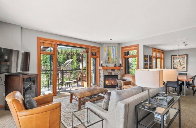 Deluxe Ski-In/Ski-out Haven in Snowmass Village