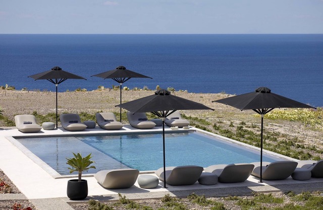Deluxe Suite with Outdoor Heated Jacuzzi