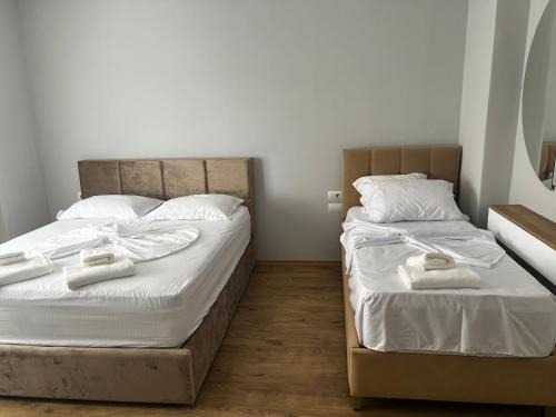 Denis room