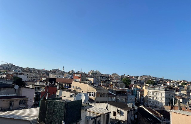 Deniz kenarı şehrin tam merkezi