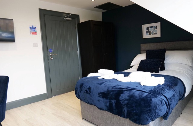 Derry City, Northern Ireland - Waterside Rooms (Room 6)