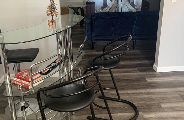 Desert Bliss Retreat: 3BR, Ultimate Vegas Experience!