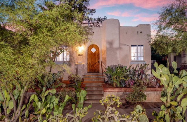 Desert Bloom /1 BR 1 BA/Blocks from U of A