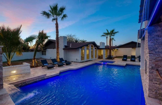 Desert Retreat | Private Sport Court & Pet Friendly