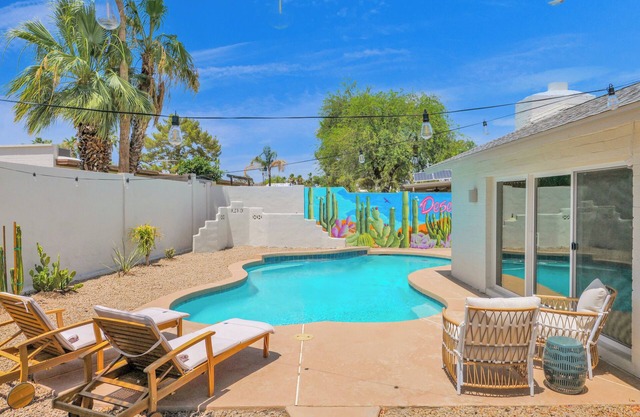 Desert Skies: FREE HEATED Pool, Hiking, Mountain Views + Adventure Gear Included