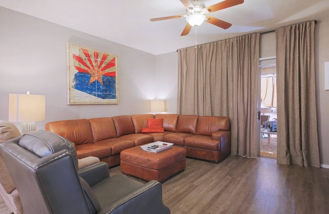Desert Villa - Your Home Away from home in Central Phoenix
